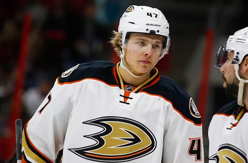 Bruins acquire Lindholm to beef up blue line – Lowell Sun